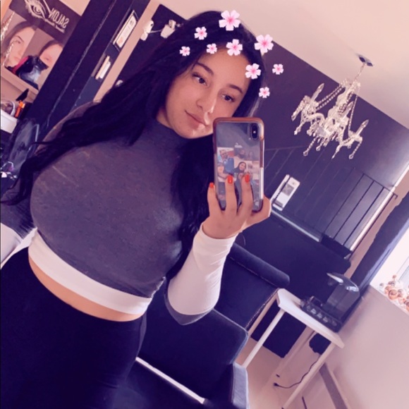 Meet your Posher, Leona ✨ - Picture 3 of 5